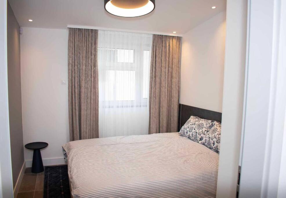 Luxury Cozy 2 Bdr Downtown Apt.7 Budapest Luaran gambar